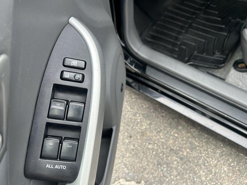 2010 Toyota Prius V - FULLY LOADED - GREAT SERVICE HISTORY Webster MA