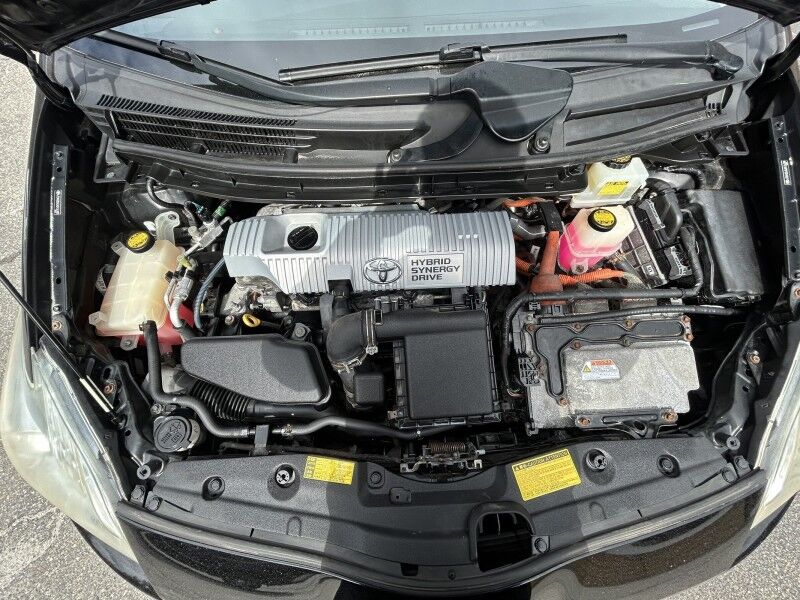 2010 Toyota Prius V - FULLY LOADED - GREAT SERVICE HISTORY Webster MA