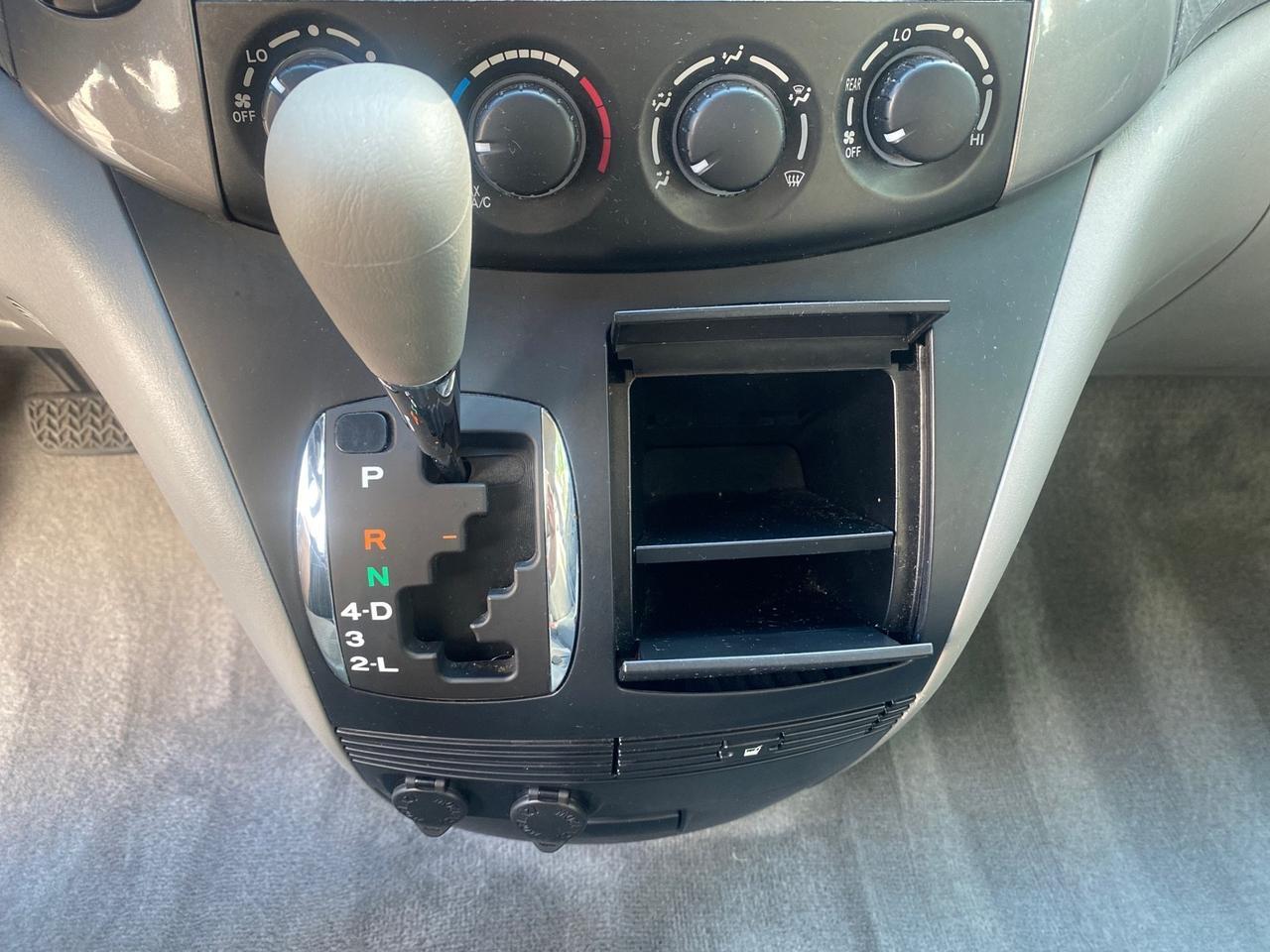 2010 Toyota Sienna LE LOW MILES 41,871 1 OWNER 7 PASSENGER Pompano Beach FL