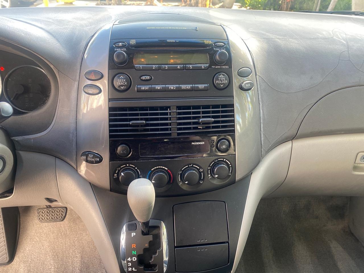 2010 Toyota Sienna LE LOW MILES 41,871 1 OWNER 7 PASSENGER Pompano Beach FL