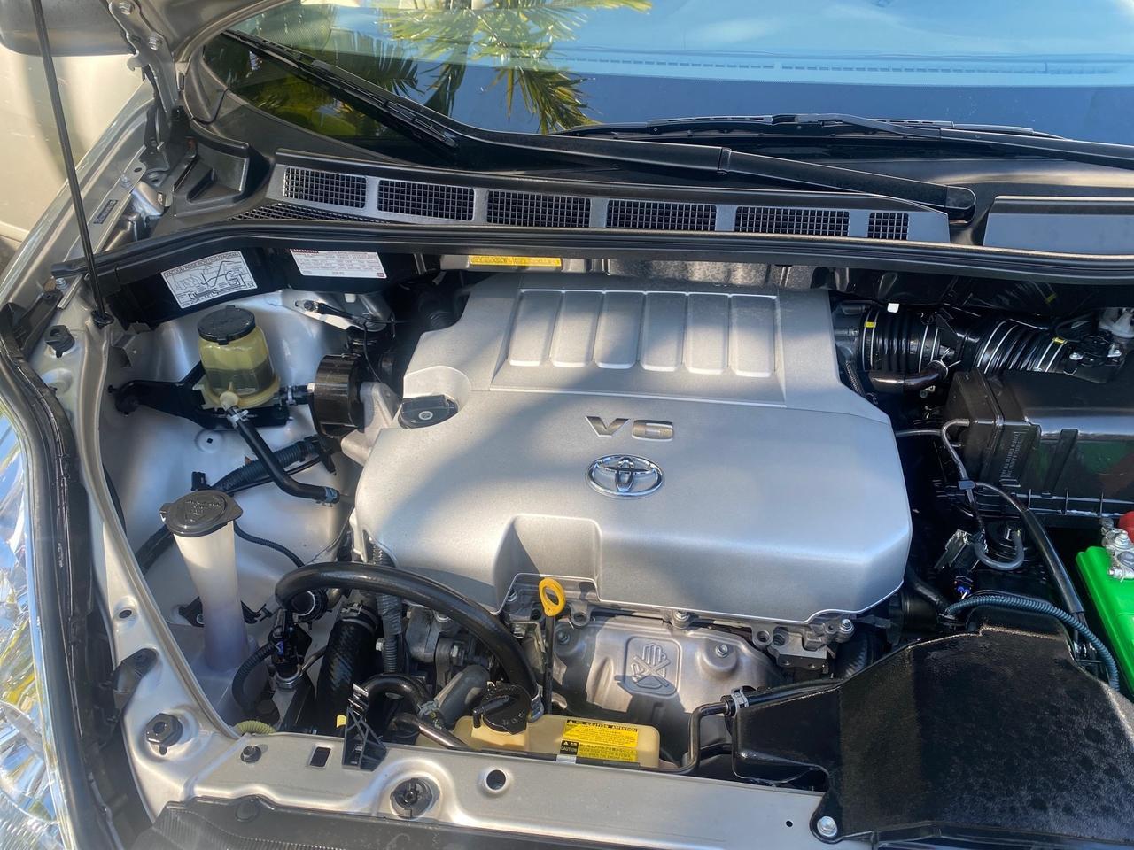 2010 Toyota Sienna LE LOW MILES 41,871 1 OWNER 7 PASSENGER Pompano Beach FL