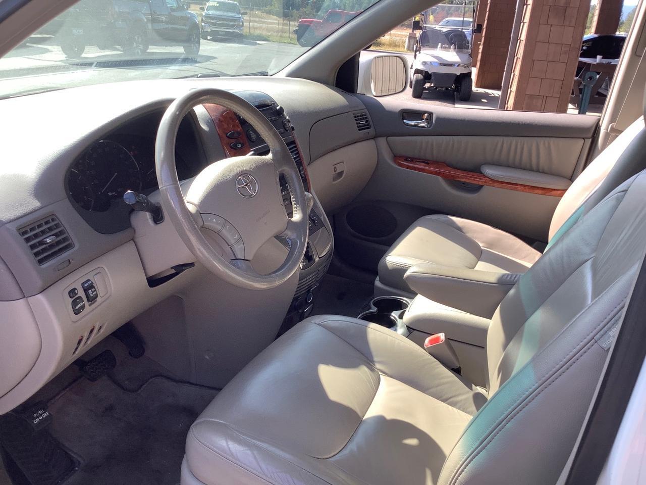 2010 Toyota Sienna XLE | Limited Hayden ID