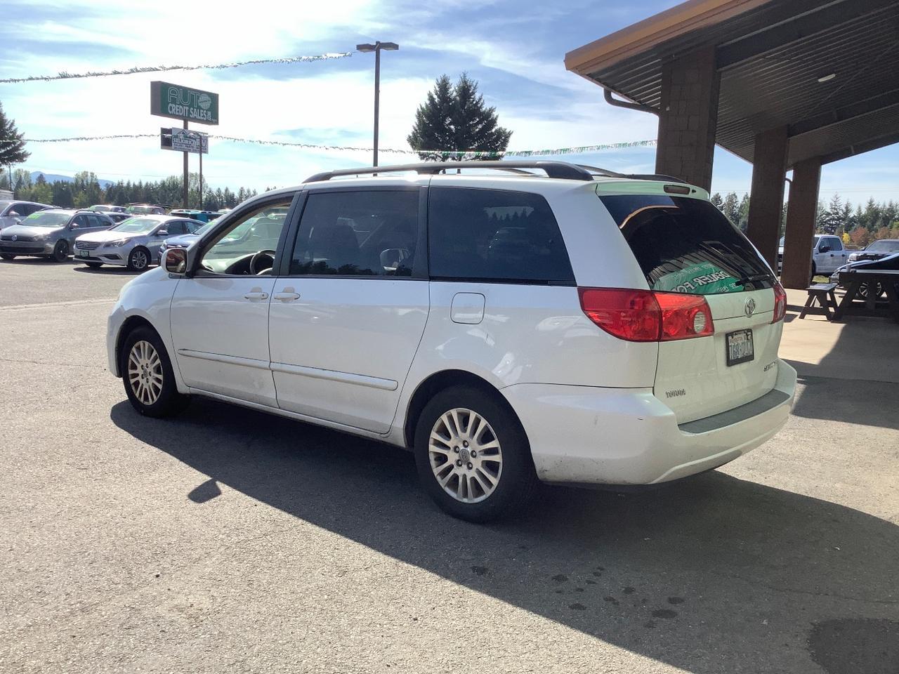 2010 Toyota Sienna XLE | Limited Hayden ID