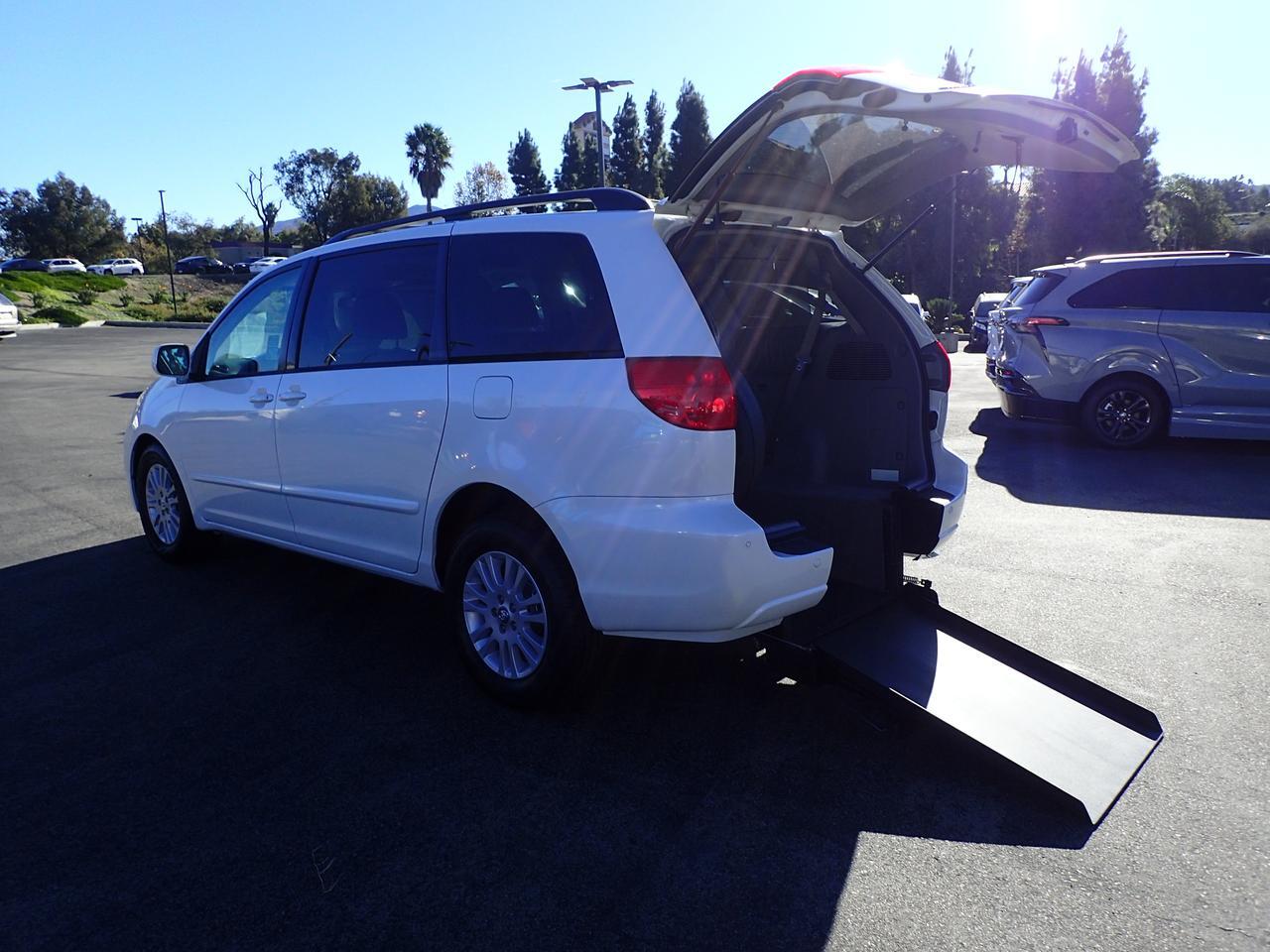 2010 Toyota Sienna XLE Anaheim CA