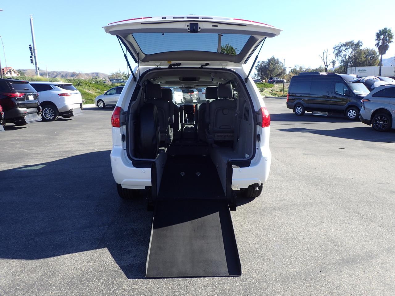 2010 Toyota Sienna XLE Anaheim CA