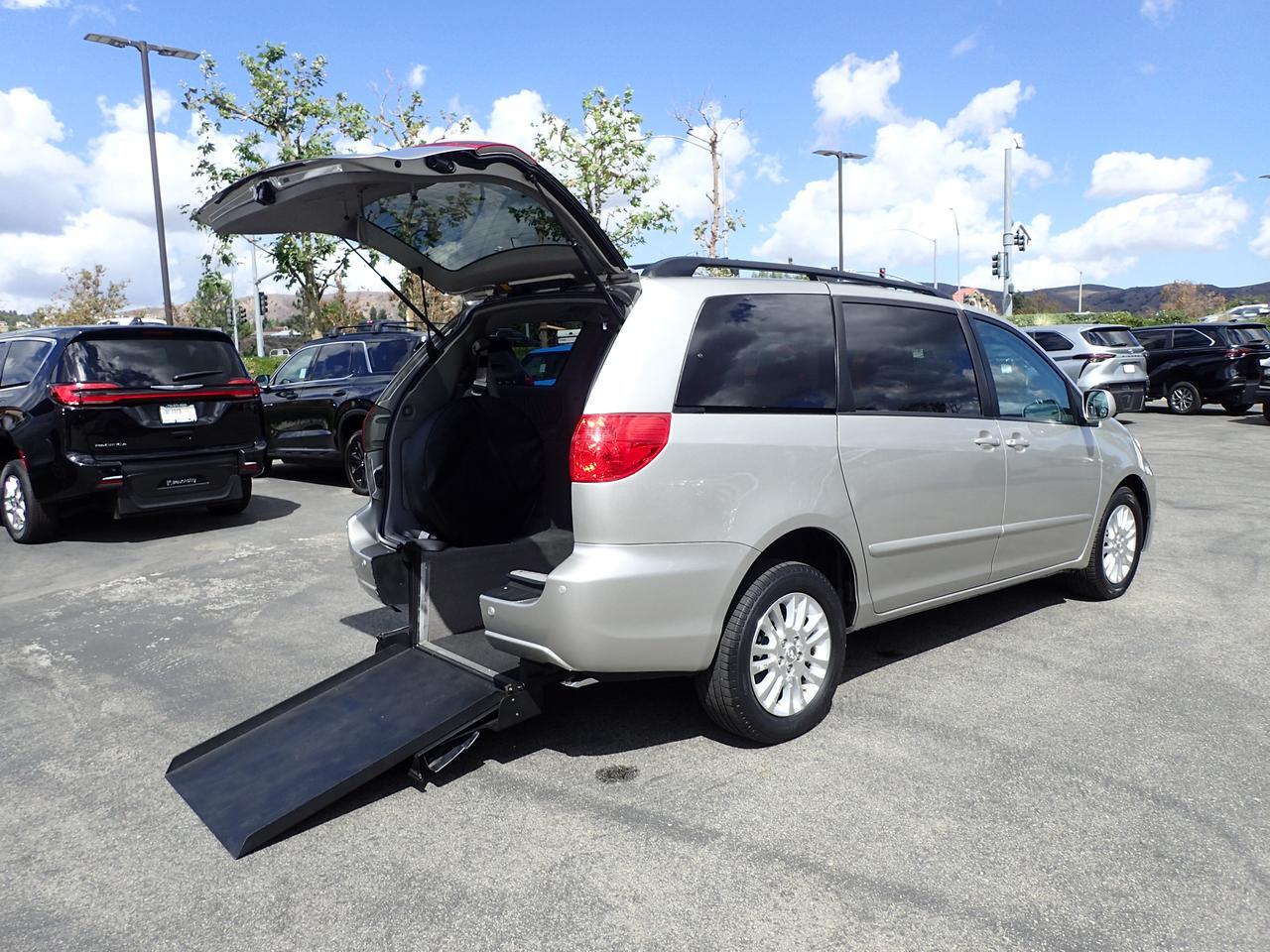 2010 Toyota Sienna XLE