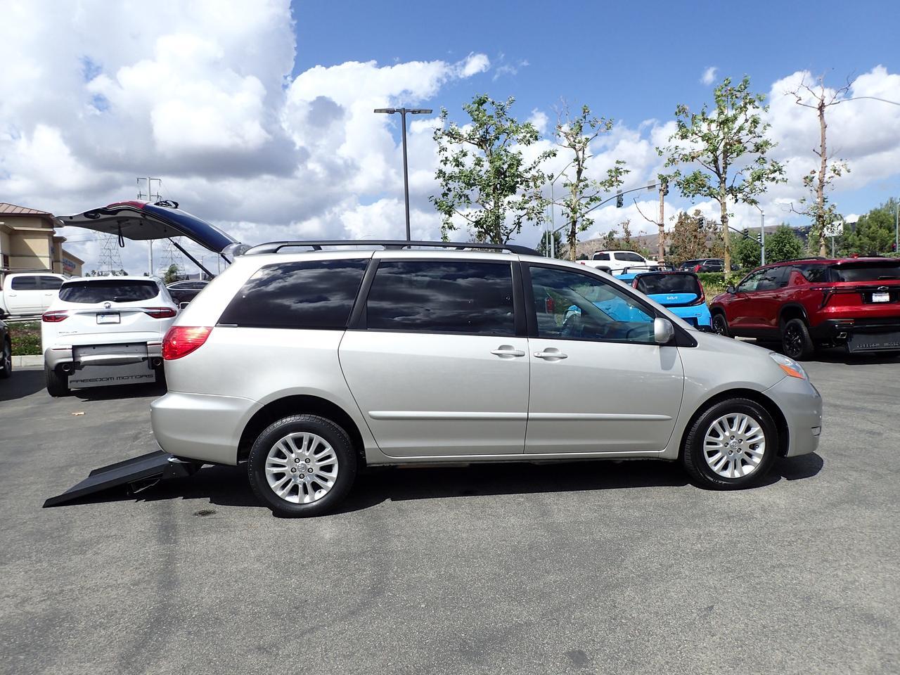 2010 Toyota Sienna XLE