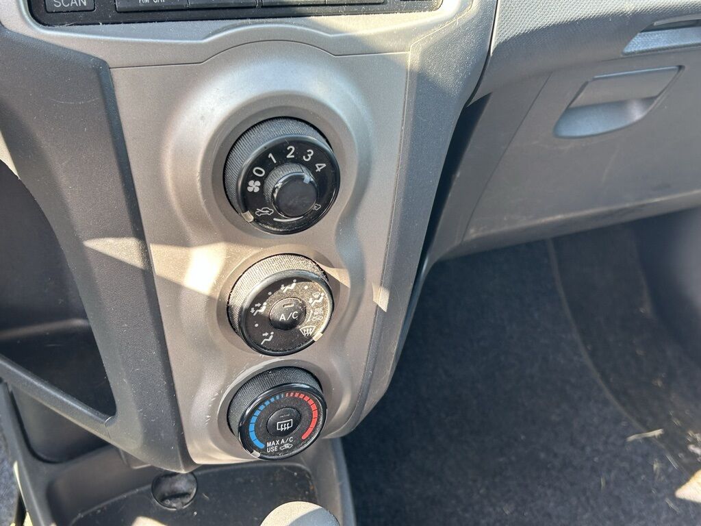 2010 Toyota Yaris Base Crestwood KY
