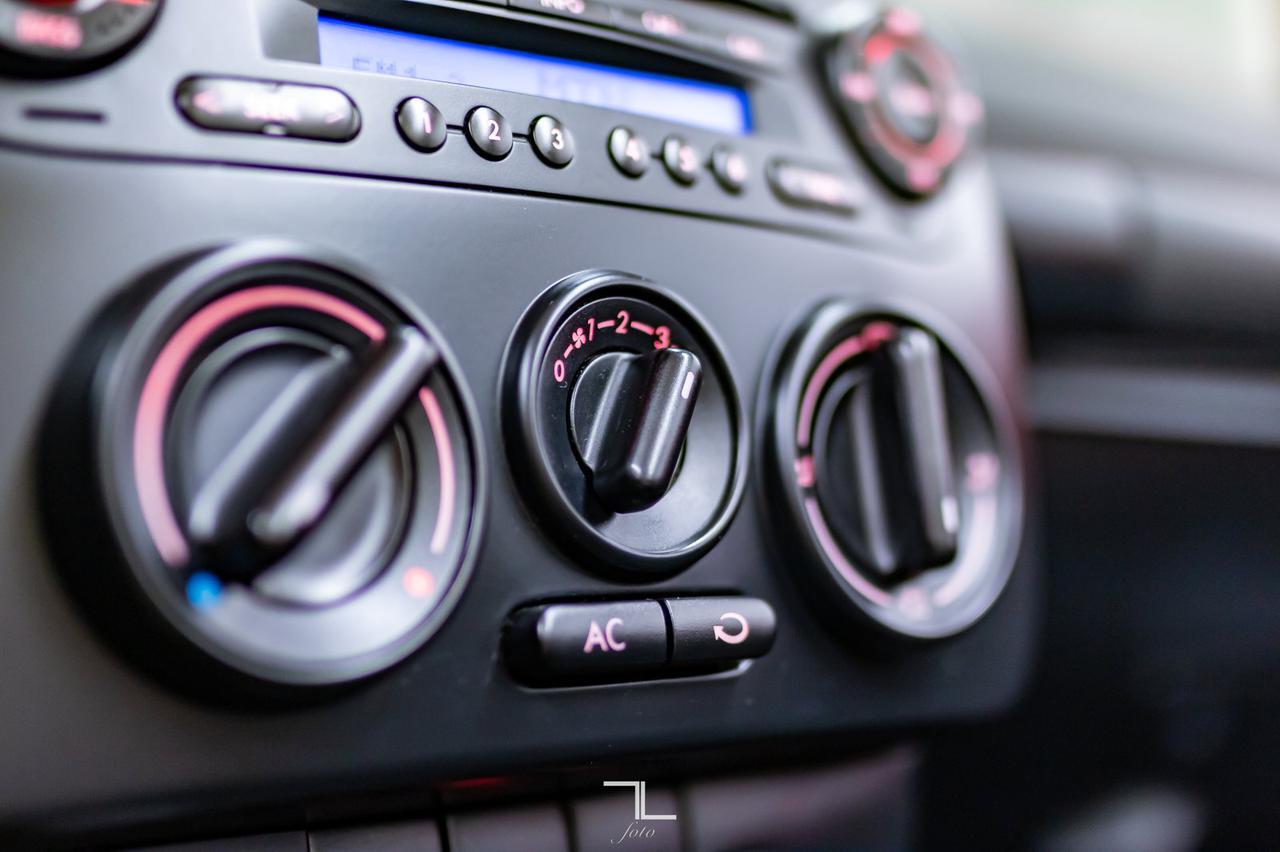 2010 Volkswagen Beetle Comfortline Convertible Leather Red Deer AB