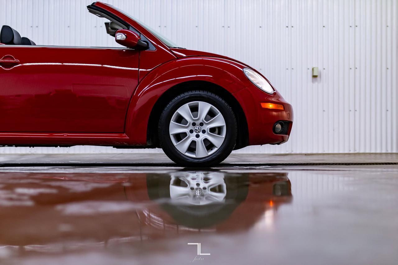 2010 Volkswagen Beetle Comfortline Convertible Leather Red Deer AB