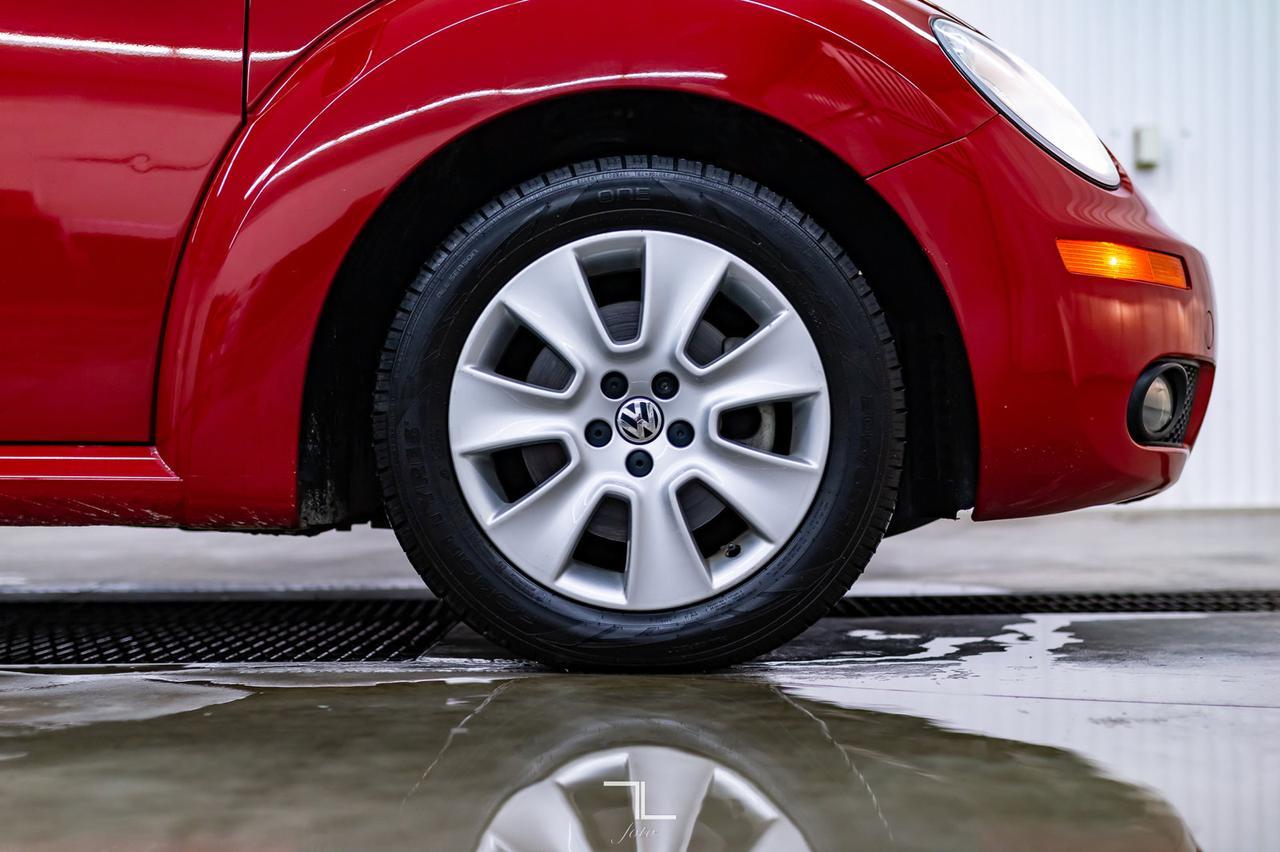 2010 Volkswagen Beetle Comfortline Convertible Leather Red Deer AB