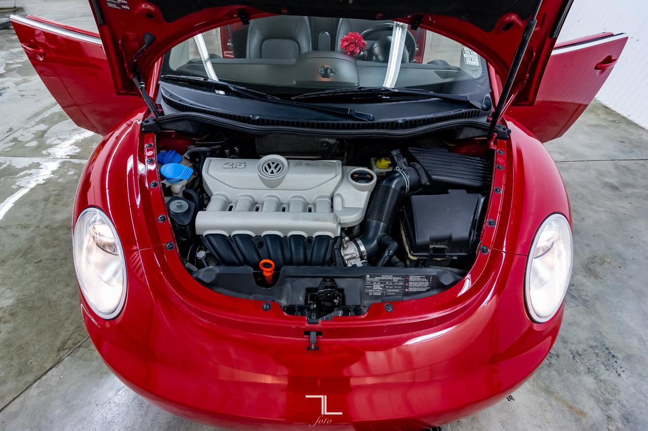 2010 Volkswagen Beetle Comfortline Convertible Leather Red Deer AB