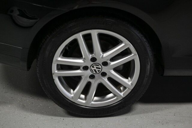2010 Volkswagen Eos Lux 2dr Convertible Chicago IL