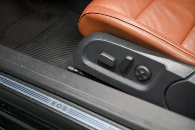 2010 Volkswagen Eos Lux 2dr Convertible Chicago IL