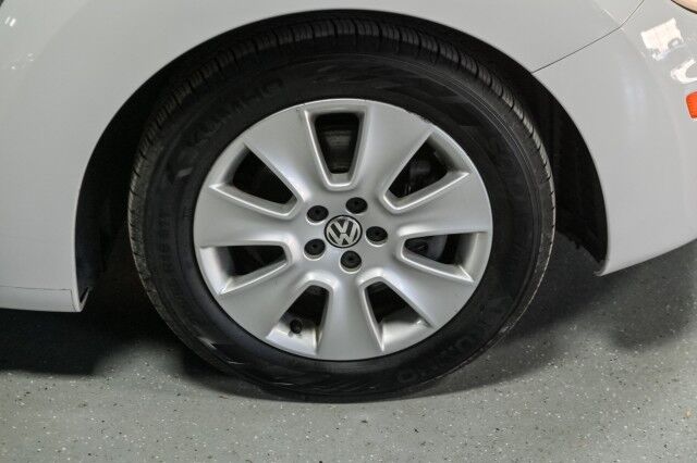 2010 Volkswagen New Beetle 5 Speed Manual 2dr Coupe Chicago IL