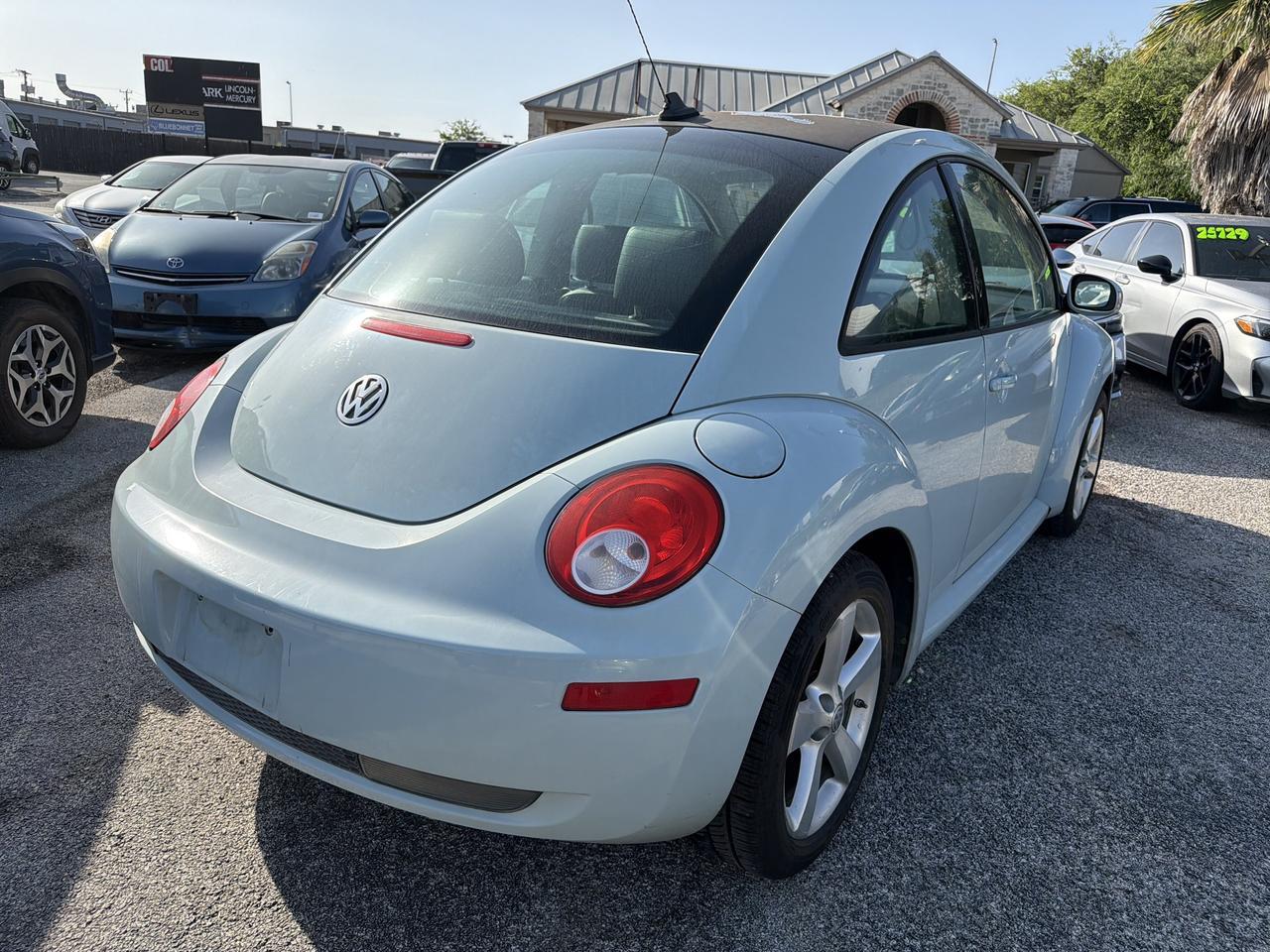 2010 Volkswagen New Beetle Coupe 2.5L
