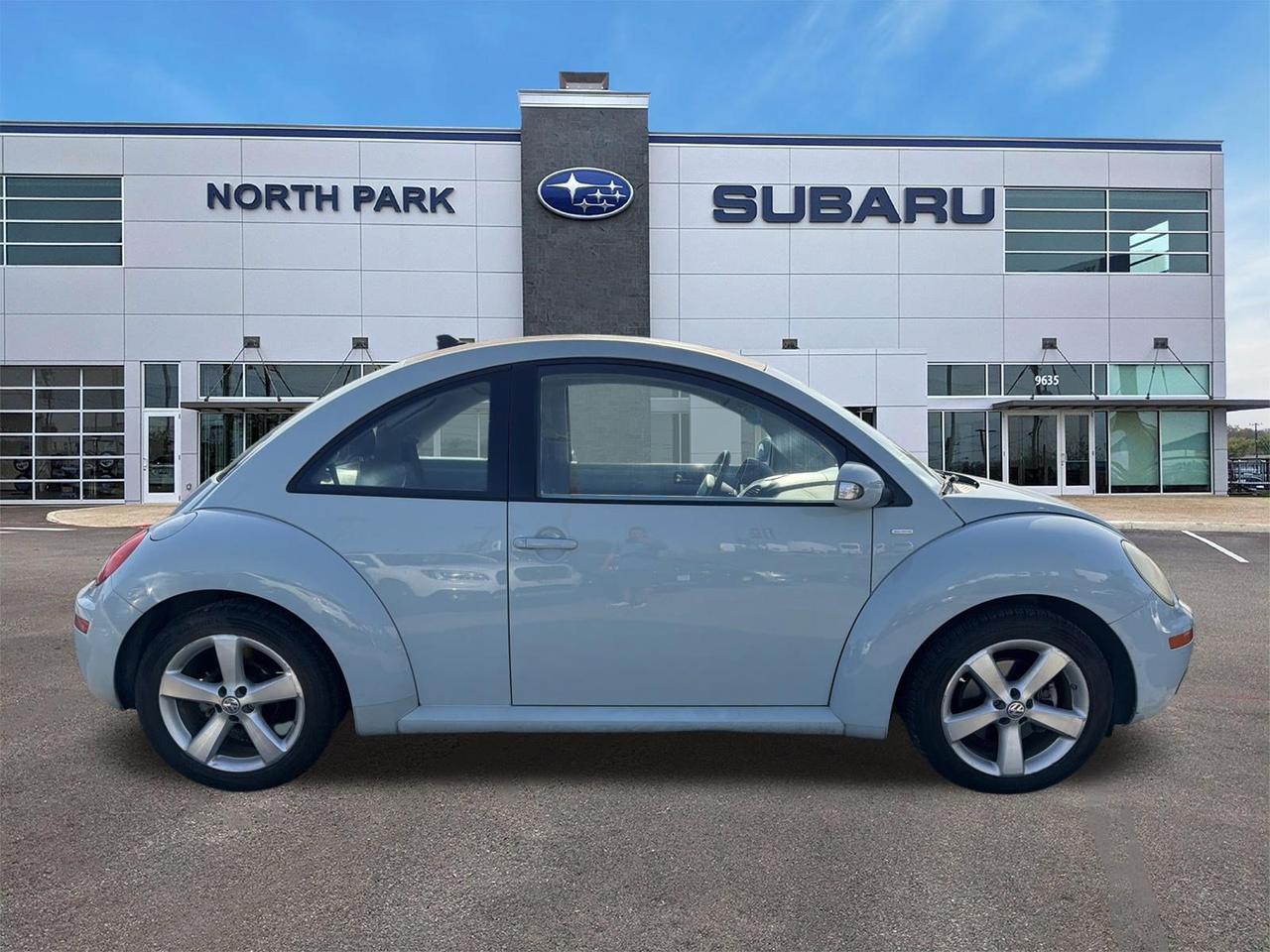 2010 Volkswagen New Beetle Coupe 2.5L