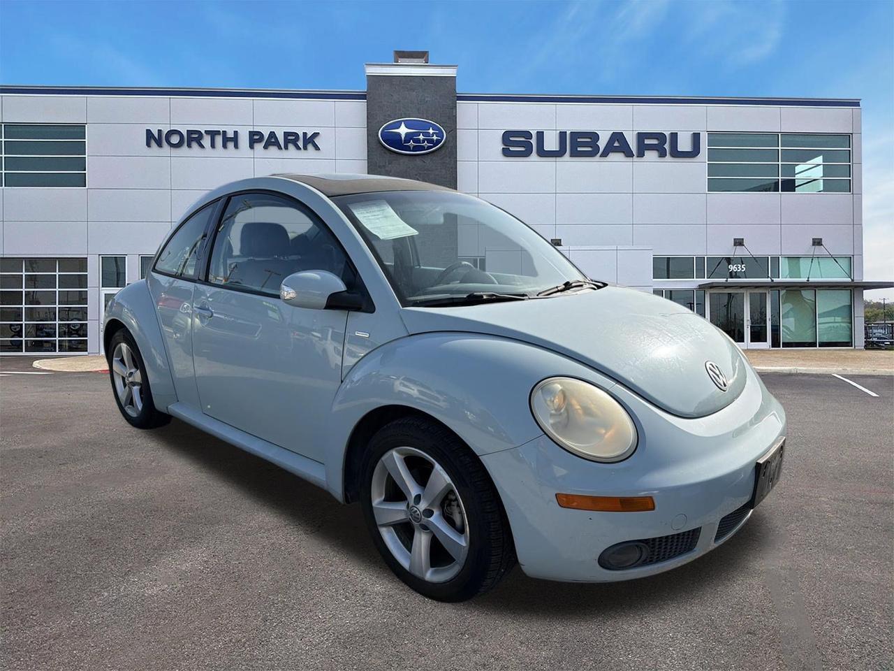 2010 Volkswagen New Beetle Coupe 2.5L