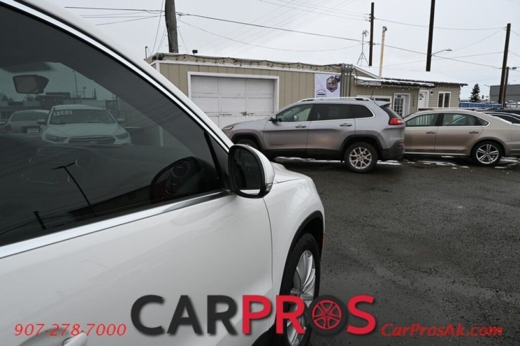 2010 Volkswagen Tiguan SEL - 2.0L Turbo - 6-Speed Automatic - All Wheel Drive - Heated Seats - Keyless Entry - Power Door Locks & Windows - Tow Package Anchorage AK