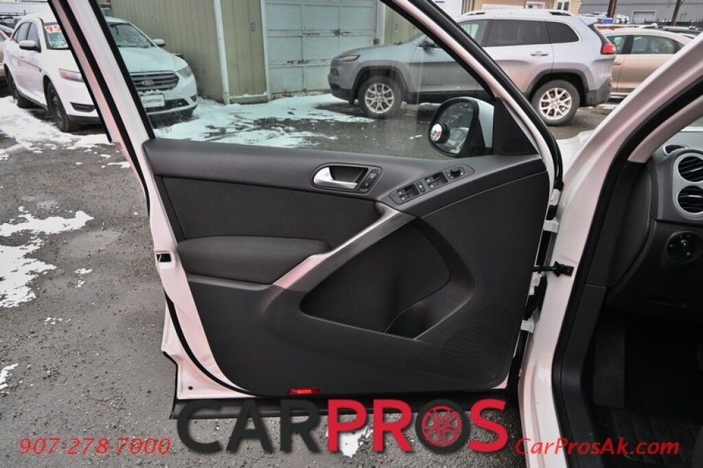 2010 Volkswagen Tiguan SEL - 2.0L Turbo - 6-Speed Automatic - All Wheel Drive - Heated Seats - Keyless Entry - Power Door Locks & Windows - Tow Package Anchorage AK