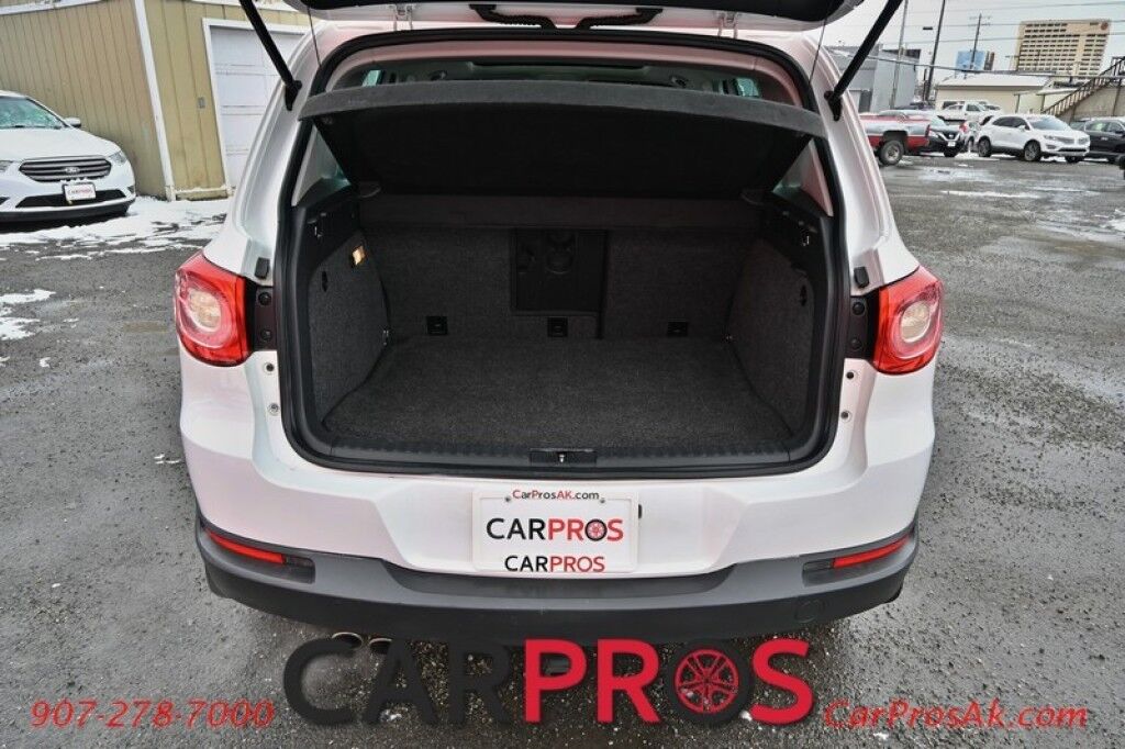 2010 Volkswagen Tiguan SEL - 2.0L Turbo - 6-Speed Automatic - All Wheel Drive - Heated Seats - Keyless Entry - Power Door Locks & Windows - Tow Package Anchorage AK