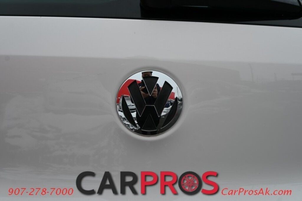 2010 Volkswagen Tiguan SEL - 2.0L Turbo - 6-Speed Automatic - All Wheel Drive - Heated Seats - Keyless Entry - Power Door Locks & Windows - Tow Package Anchorage AK