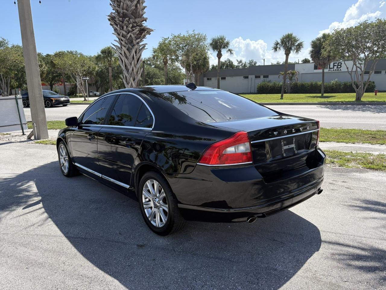 2010 Volvo S80 (fleet-only) I6