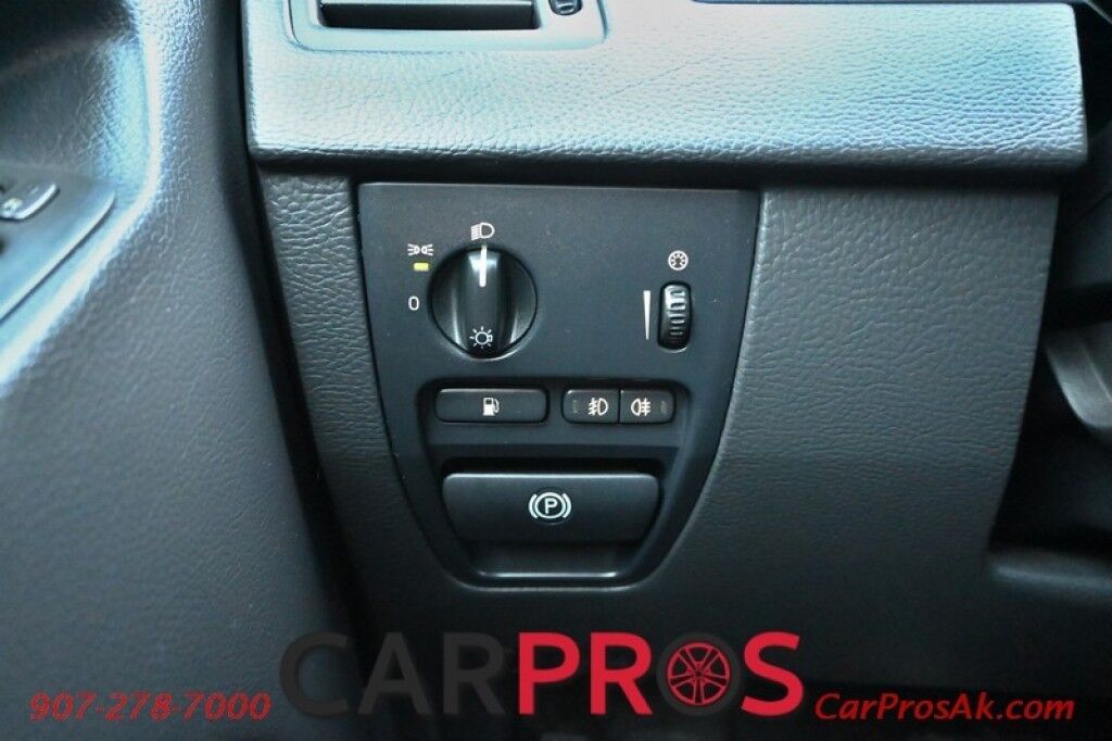 2010 Volvo XC90 3.2L I6 - All Wheel Drive - Power & Heated Leather Seats - Sunroof - 3rd Row - Seats 7 - Fog Lights - Keyless Entry / Start - Aluminum Wheels Anchorage AK