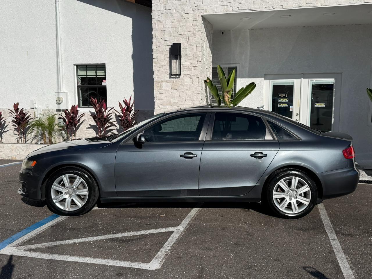2011 Audi A4 4dr Sdn Man quattro 2.0T Premium