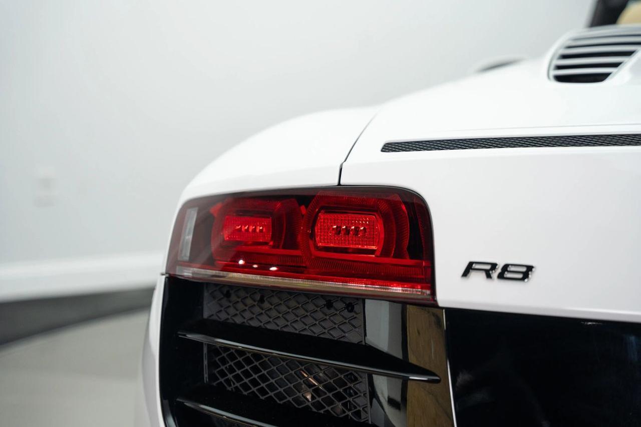 2011 Audi R8 5.2 Quattro Spyder Convertible 2D St. Louis MO