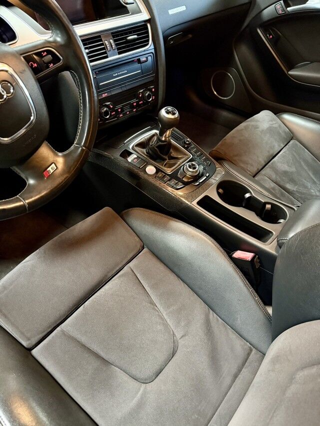 2011 Audi S5 4.2L Manual Quattro Prestige 2dr Coupe