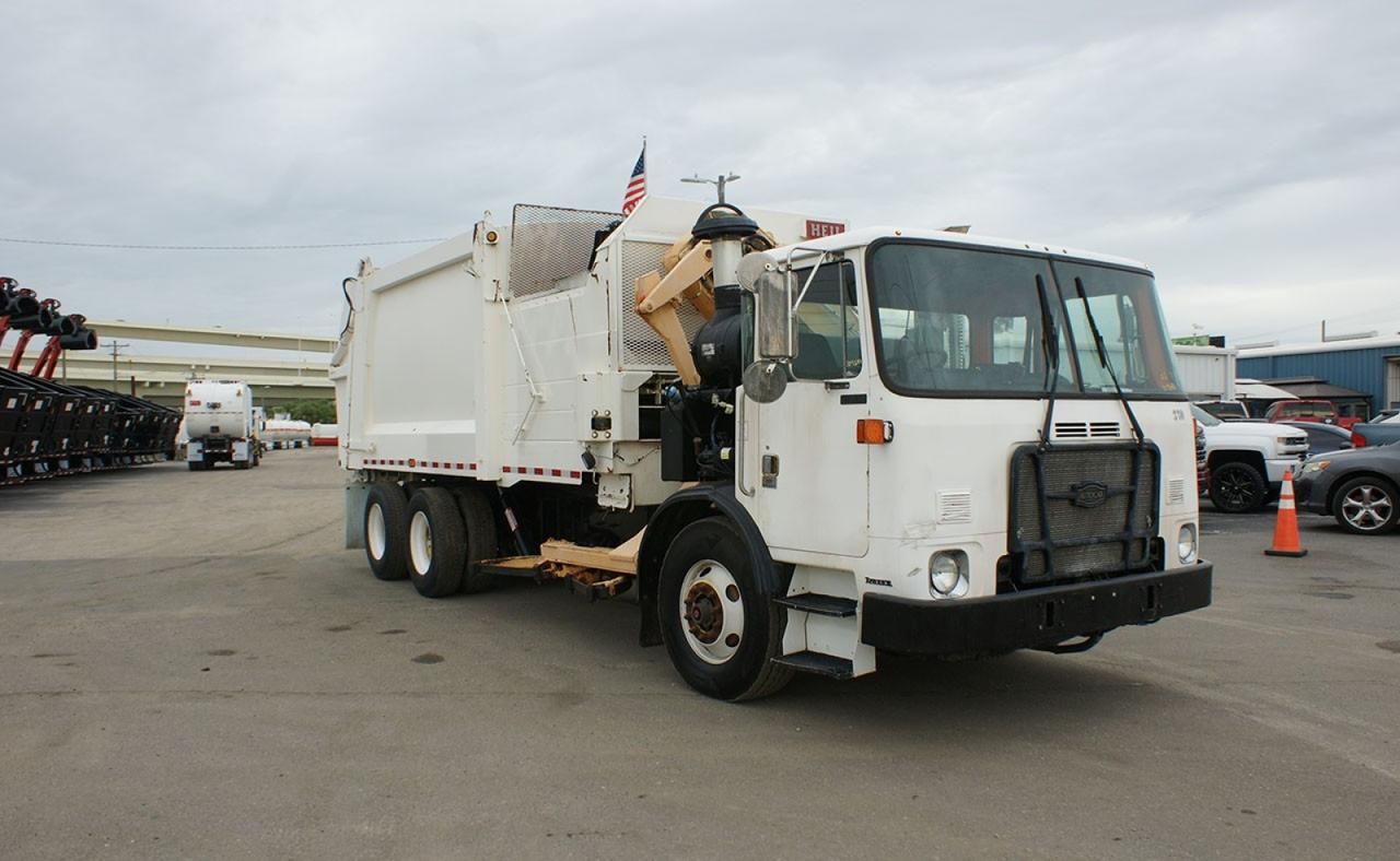 2011 Autocar ACX64 28 yard Heil Side Loader Garbage Truck Tampa FL