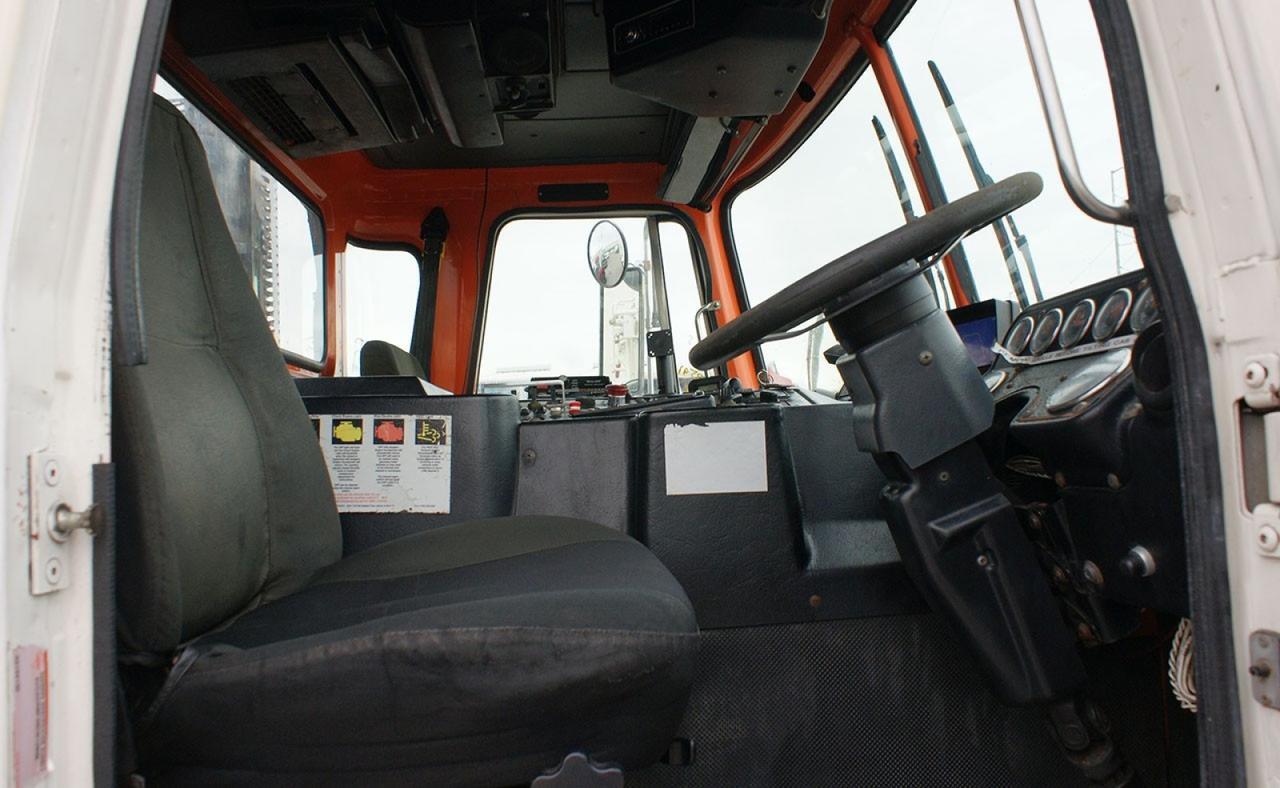 2011 Autocar ACX64 28 yard Heil Side Loader Garbage Truck Tampa FL