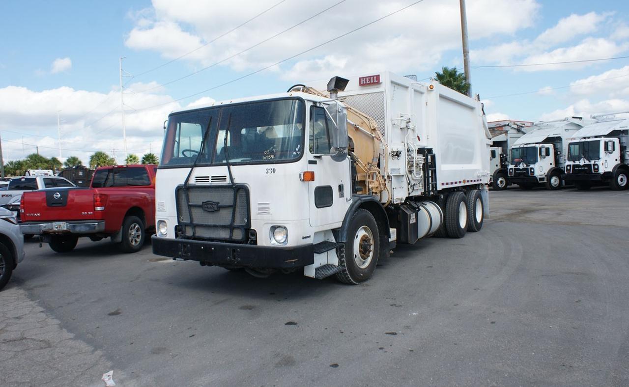 2011 Autocar ACX64 28 yard Heil Side Loader Garbage Truck Tampa FL