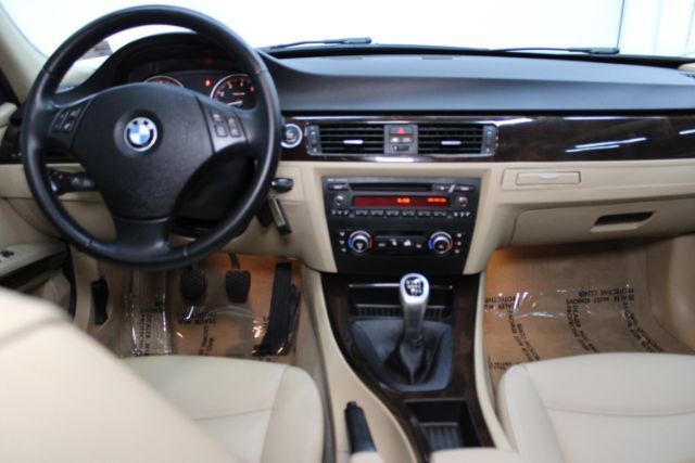 2011 BMW 328i Luxury
