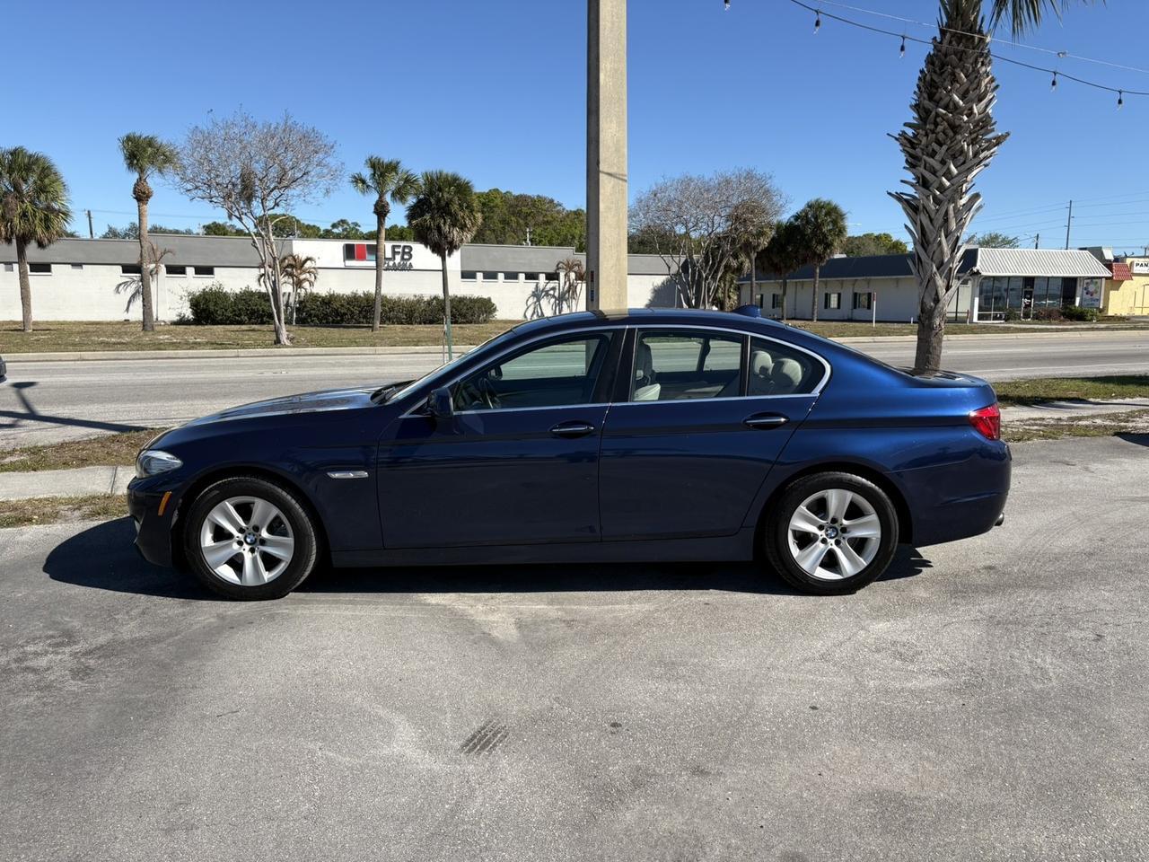 2011 BMW 5 Series 528i