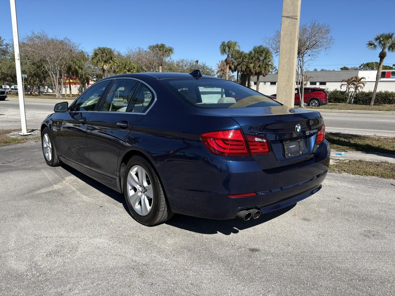 2011 BMW 5 Series 528i