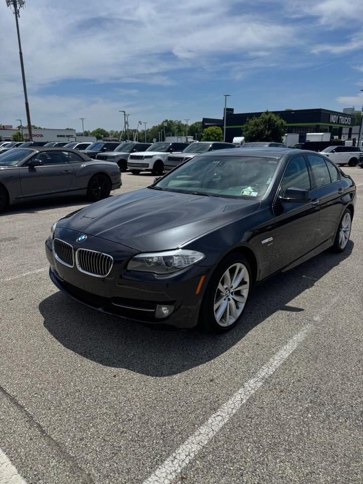 2011 BMW 5 Series 535i xDrive Sedan's photo