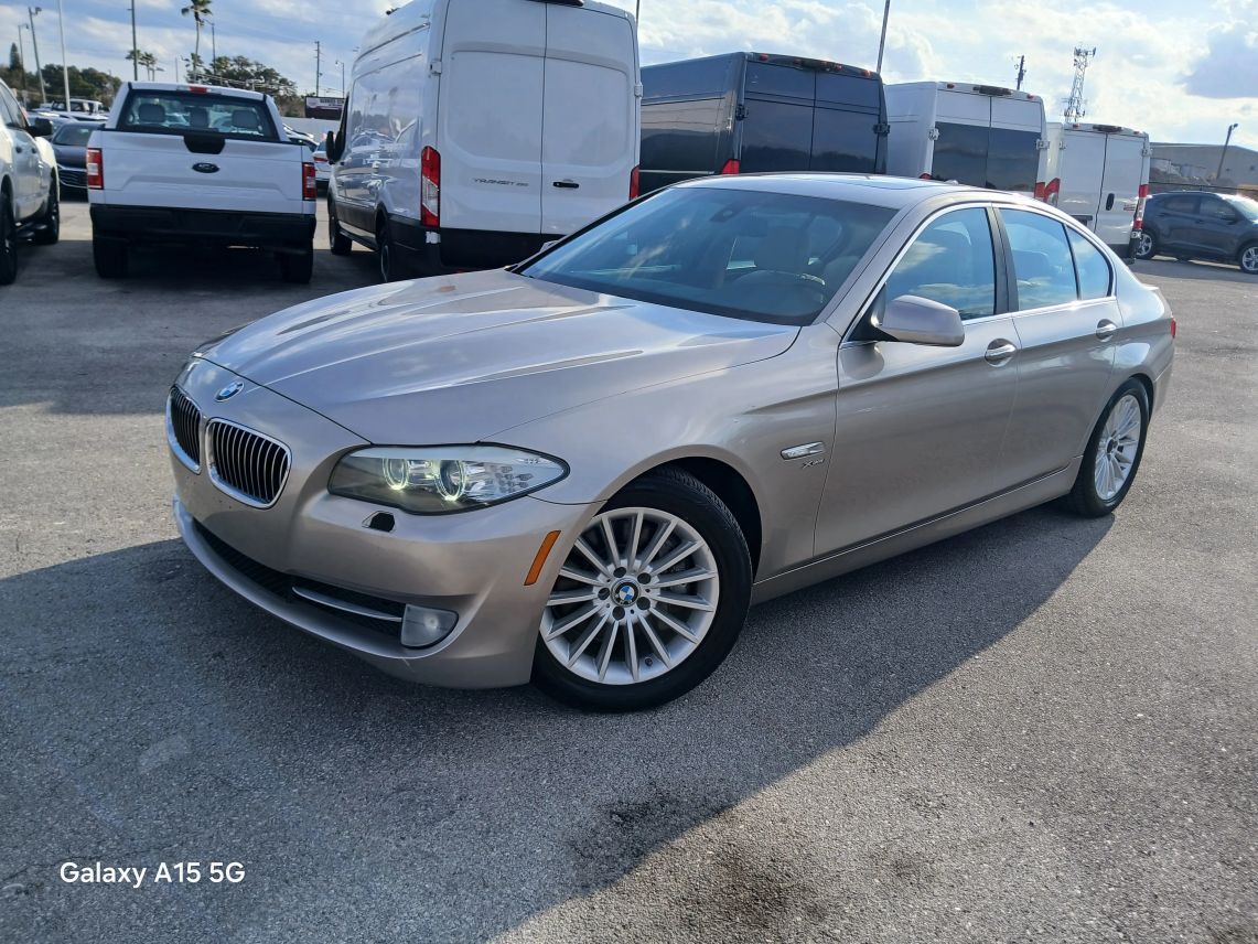 2011 BMW 5 Series 535i xDrive Sedan 4D