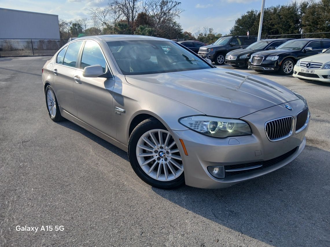 2011 BMW 5 Series 535i xDrive Sedan 4D