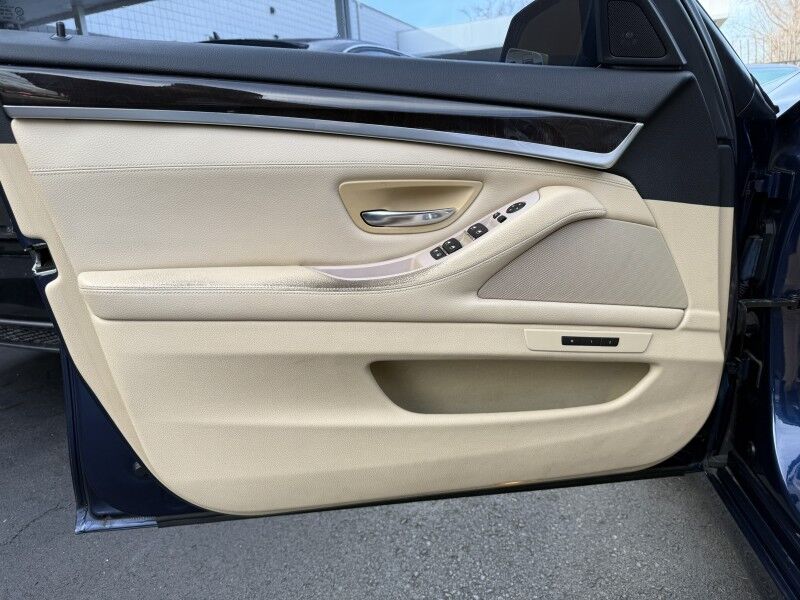 2011 BMW 528i 528i Willow Grove PA