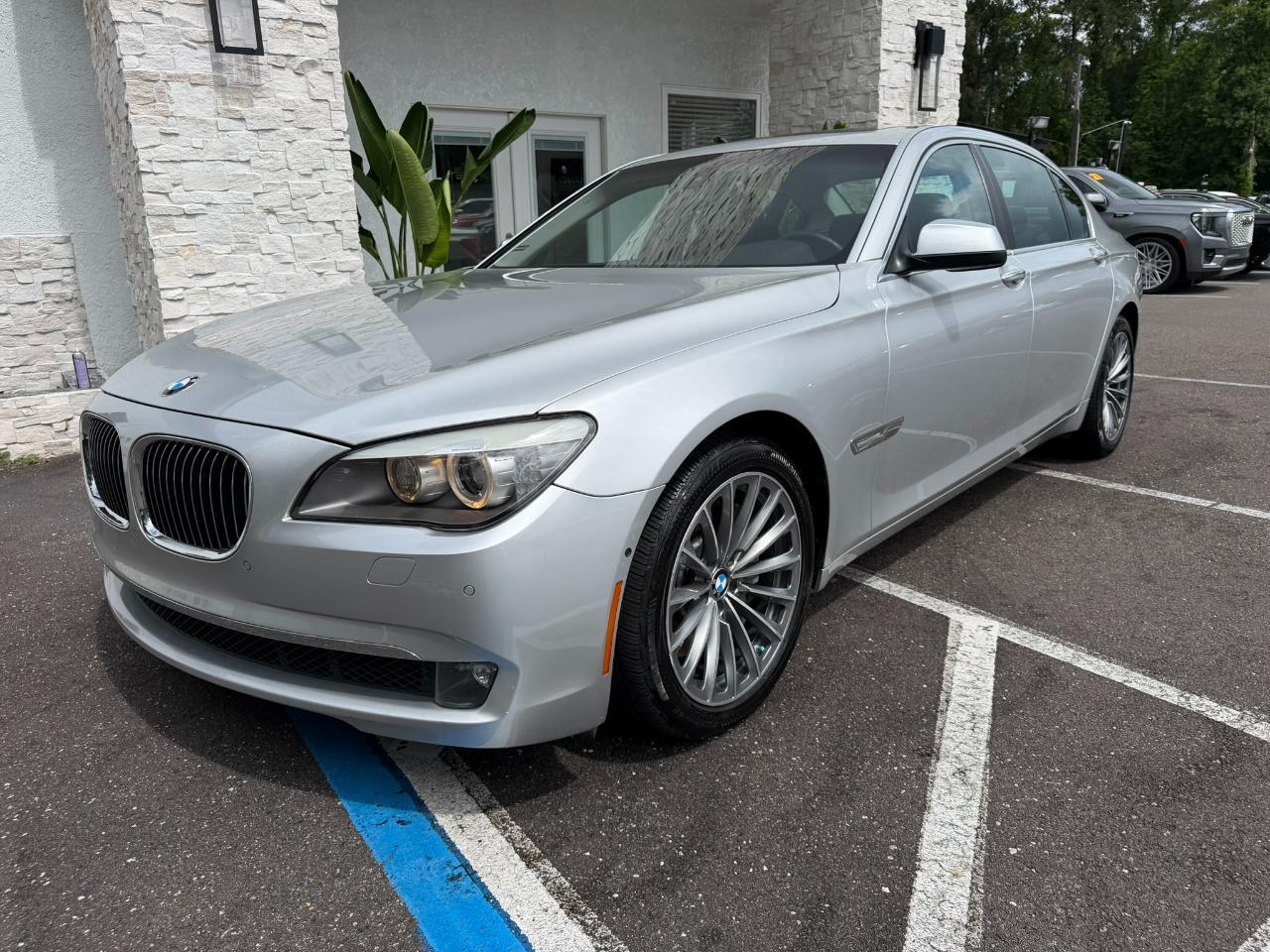 2011 BMW 7 Series 4dr Sdn 750Li RWD