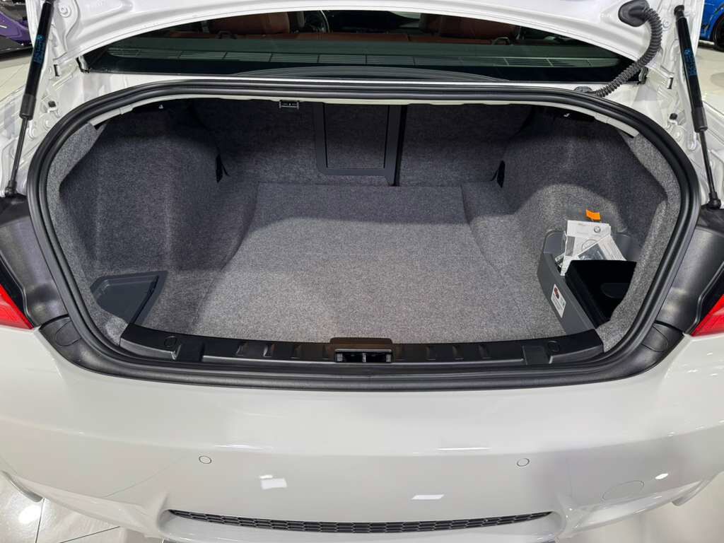 2011 BMW M3 6-SPEED MANUAL! Alpine White paint, Fox Red leather interior, carbon roof AND MORE!! Fort Lauderdale FL