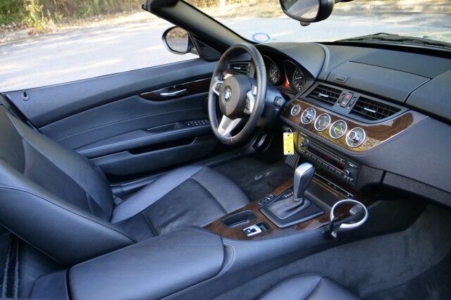 2011 BMW Z4 sDrive30i Roadster / Heated Leather Seats / Hard Top! High Point NC