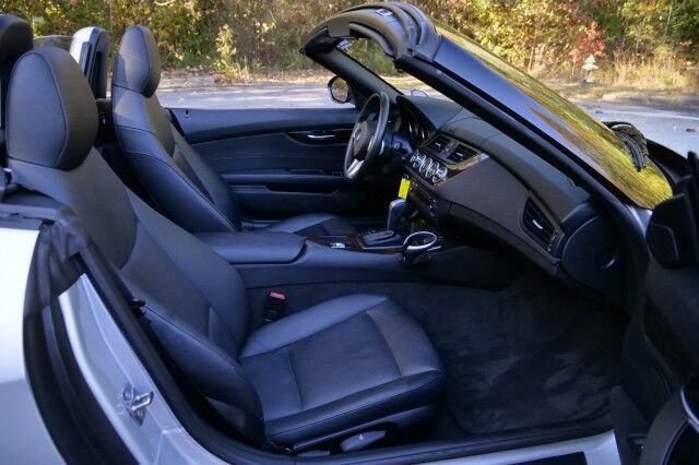 2011 BMW Z4 sDrive30i Roadster / Heated Leather Seats / Hard Top! High Point NC