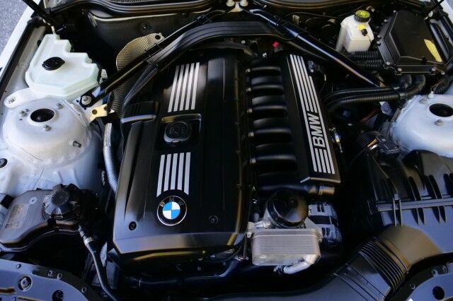 2011 BMW Z4 sDrive30i Roadster / Heated Leather Seats / Hard Top! High Point NC