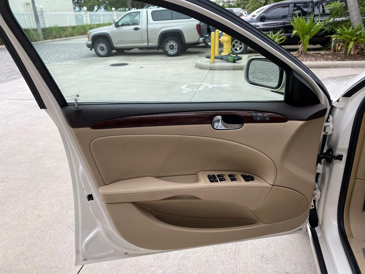 2011 Buick Lucerne CXL LOW MILES 39,527 Pompano Beach FL