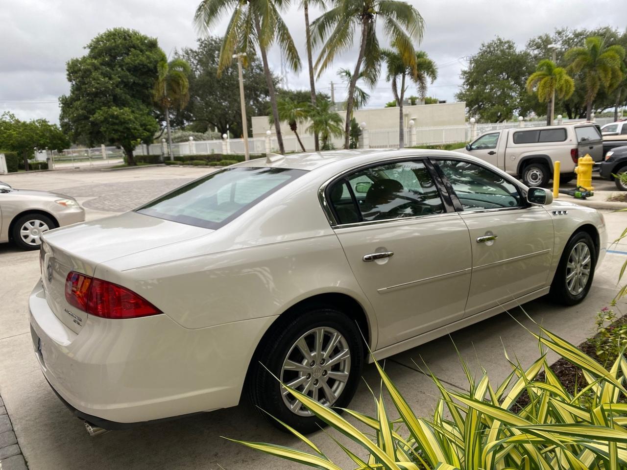 2011 Buick Lucerne CXL LOW MILES 39,527 Pompano Beach FL