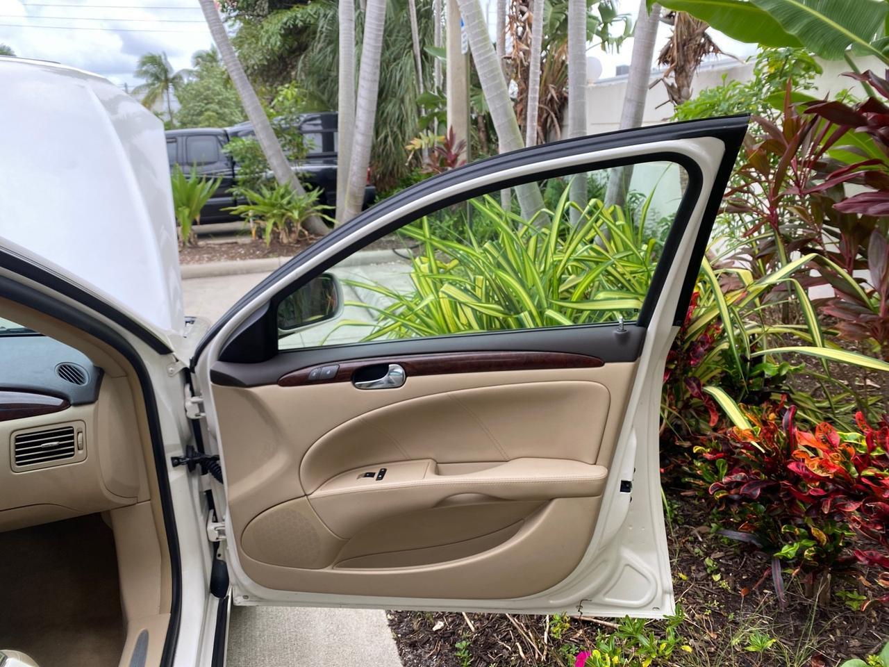 2011 Buick Lucerne CXL LOW MILES 39,527 Pompano Beach FL