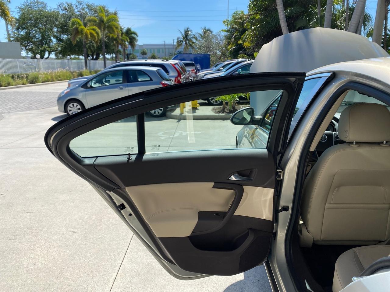 2011 Buick Regal SEDAN CXL LOW MILES 35,816 Pompano Beach FL